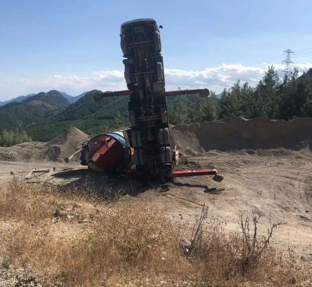 adanada-devrilen-vincin-altinda-kalan-isci-feci-sekilde-can-verdi-1722095942176.jpg Feci şekilde hayata veda etti