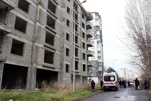 mavi-balina-kabusu-geri-mi-dondu-13-yasindaki-cocuk-okul-arkadasini-bicaklayarak-oldurdu-1702396673760.jpeg Mavi Balina kabusu geri mi döndü? 13 yaşındaki çocuk okul arkadaşını bıçaklayarak öldürdü - 1