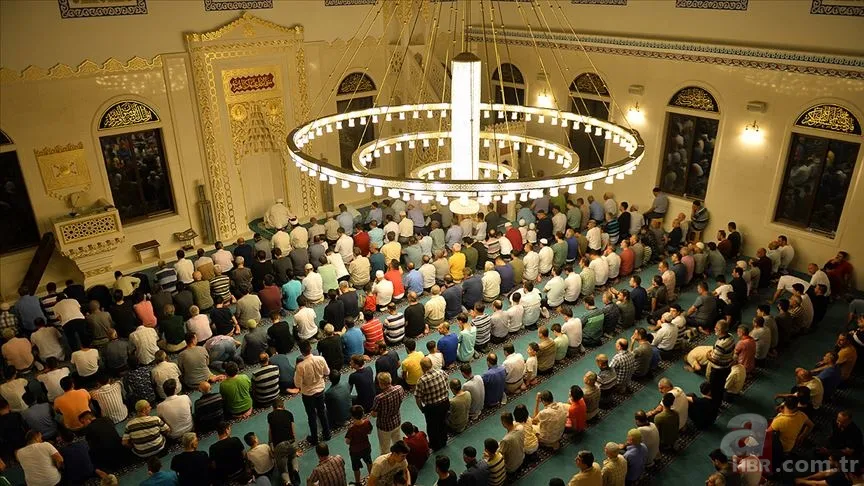 Bayram namazı nasıl kılınır, kaç rekat? Evde bayram namazı kılınır mı, nasıl? Ramazan Bayramı namazında okunacak dualar 15