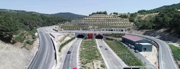 AK Parti yaptı CHP lideri Özgür Özel ballandıra ballandıra anlattı! İzmir’deki trafik çilesini itiraf etti