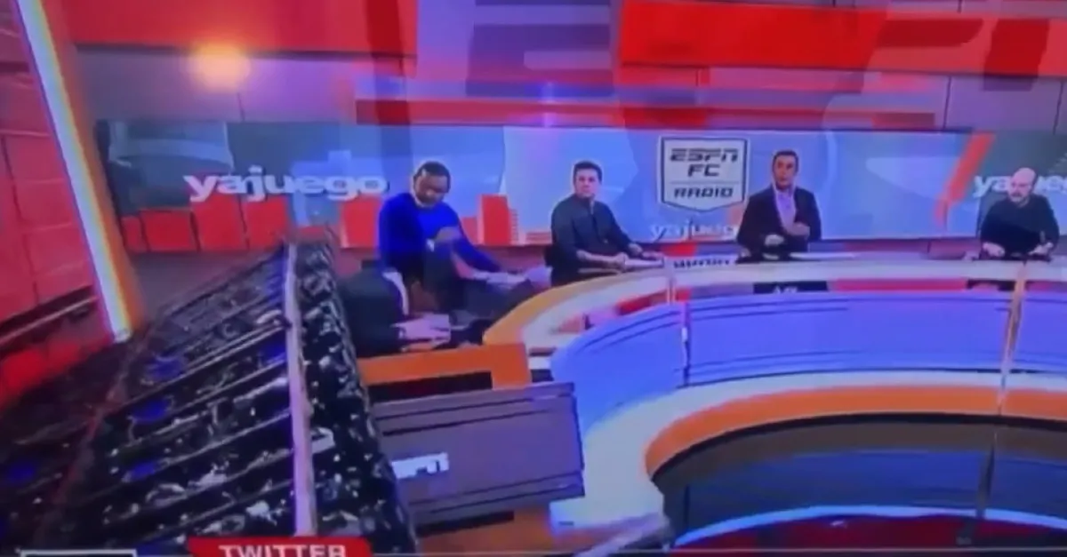 Canlı yayında korkunç anlar! Dev ekran konuğun üzerine böyle düştü
