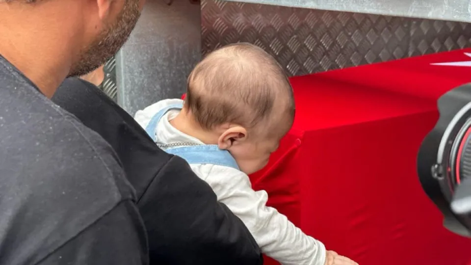 Türkiye şehitlerine ağlıyor! Pençe Kilit kahramanlarına acı veda | Cenazede kahreden an