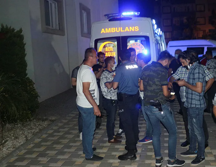 Son dakika: Adana'da iki sevgili evlerinde tabancayla vuruldu: 1 ölü 1 yaralı - 1