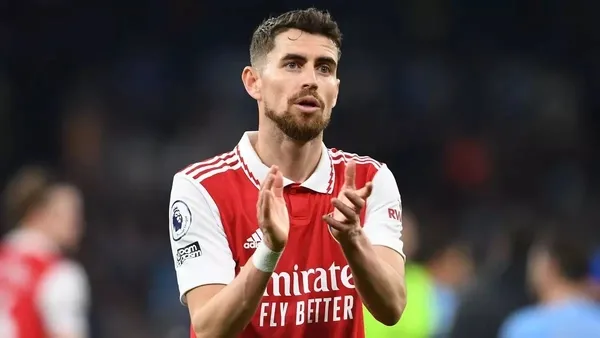 dunya-yildizi-galatasaray-icin-yolda-fenerbahceye-yilin-calimi-yer-yerinde-oynayacak-1705259724739.jpeg Galatasaray ile Fenerbahçe arasında dev transfer yarışı! Yer yerinden oynayacak... - 7