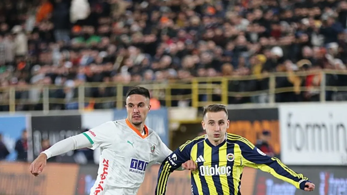 Kanarya deplasmanda galibiyete uçtu! MAÇ SONUCU: ALANYASPOR 2-3 FENERBAHÇE