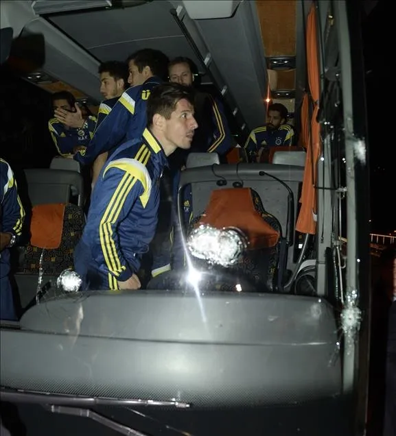 fenerbahce-otobusunun-kursunlanmasina-iliskin-dosya-yeniden-aciliyor-adalet-bakani-gurlek-duyurdu-1779869564242.jpg Fenerbahçe otobüsünün kurşunlanmasına ilişkin dosya yeniden açılıyor! Soruşturmadaki çarpıcı detaylar ahaber.com.tr'de - 1