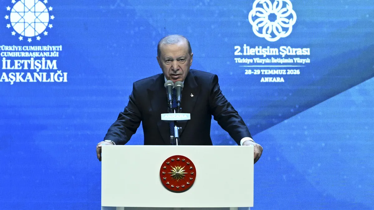 Başkan Erdoğan deprem fırsatçılarının gerçek yüzünü gösterdi: "Devlete operasyon çekenler hukuk önünde hesap veriyor"