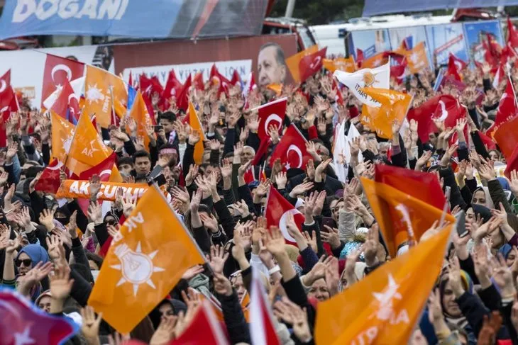 Başkan Recep Tayyip Erdoğan Ankara’da destan yazdı! Bayraklarla mitinge koştular