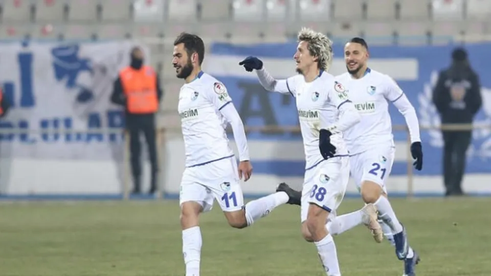 Büyükşehir Belediye Erzurumspor - Beşiktaş maç sonucu: 3-2