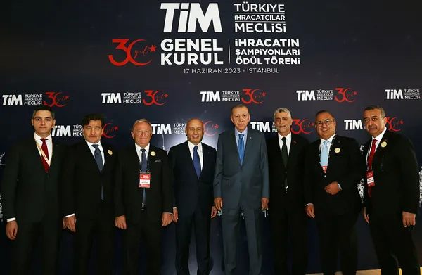 baskan-erdogandan-ihracatin-sampiyonlari-odul-toreninde-onemli-aciklamalar-1687007060972.jpg Başkan Erdoğan'dan İhracatın Şampiyonları Ödül Töreni'nde önemli açıklamalar