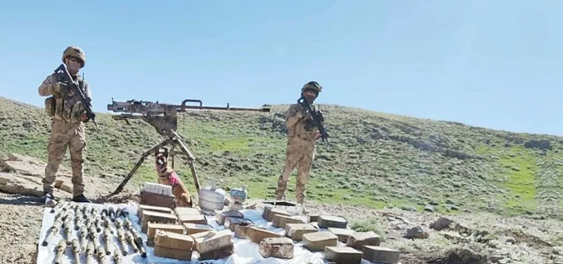 Son dakika: Hakkari’de PKK’ya ait çok sayıda silah ve mühimmat ele geçirildi