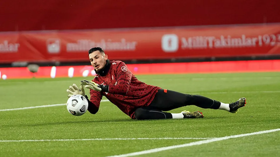 Son dakika | Uğurcan Çakır'a dudak uçuklatan teklif! Trabzonspor'da transfer rüzgarı