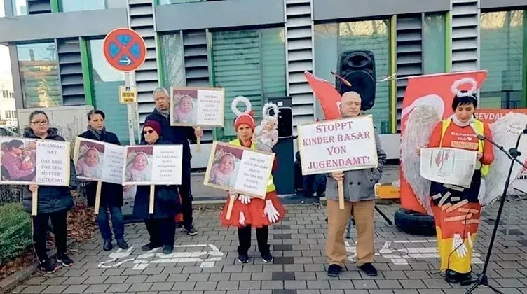 Avrupa’nın İslamofobik evlat avcılığı: Müslüman kimliğini hedef alan çark "koruma" kılıfıyla binlerce çocuğu dininden ve dilinden koparıyor - 4