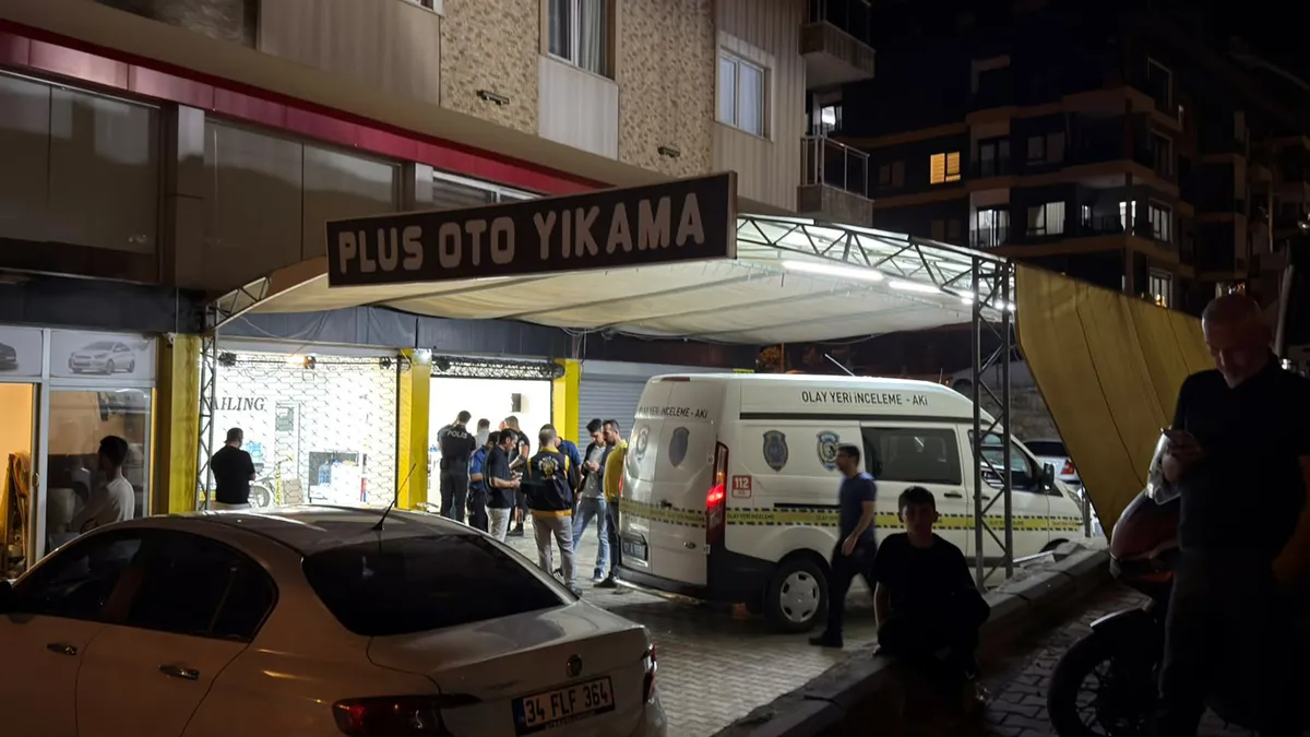 1791667123648.jpg Alanya'da kanlı hesaplaşma! Oto yıkamada silahlı kavga: 1 ölü - 1