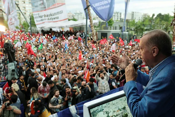 baskan-recep-tayyip-erdogan-mersinde-sert-yuklendi-bay-bay-kemalin-pkkli-dostlari-varsa-bizim-de-milletimiz-va-1683391492244.jpg Başkan Recep Tayyip Erdoğan Mersin'de sert yüklendi: Bay Bay Kemal'in PKK'lı dostları varsa bizim de milletimiz var! - 7