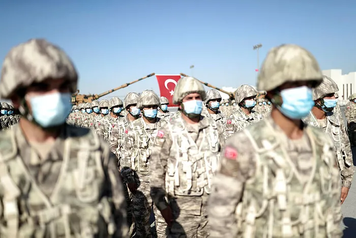 Milli Savunma Bakanı Hulusi Akar Katar'da görevli Mehmetçik ile bir araya geldi - 11