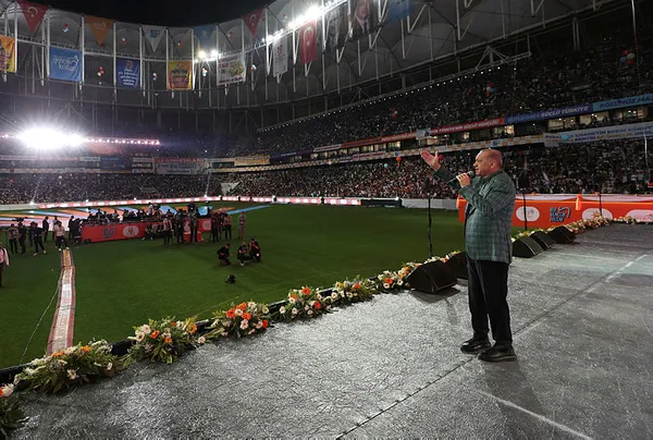 Son dakika: Başkan Erdoğan Adana’da! 81 ilden gelen on binlerce gençle buluştu | Gençlerimizin peşkeş çekilmesine izin vermeyiz