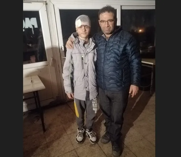 1677735402454.jpg Kahramanmaraş’ta enkazdaki delikten uzanan el, oğlunun çıktı! “Seni kurtaracağız biraz daha sabret” - 9