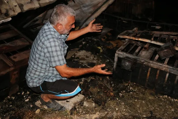 90-sabiden-ne-istedin-baraka-kundaklandi-kil-payi-kurtuldu-1665036820842.jpg ‘90 sabiden ne istedin!’ Baraka kundaklandı, kıl payı kurtuldu! - 5