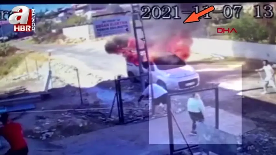 Mersin’de alev alan araçta uyuyan oğlunu son anda kurtardı! O anlar kamerada