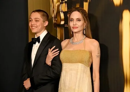 Angelina Jolie oğluyla davete katıldı! Son hali ilgi odağı oldu