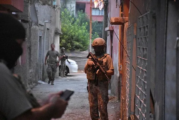 1688446151813.jpeg Adana'da DEAŞ operasyonu! Çok sayıda gözaltı var - 2