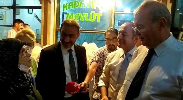 chpye-ekonomi-dersi-veren-mevlude-teyze-baskan-erdogan-ile-gorustu-1658612307298.jpeg Elazığ'da CHP’ye "ekonomi dersi" veren Mevlüde teyze Başkan Erdoğan ile görüştü - 1