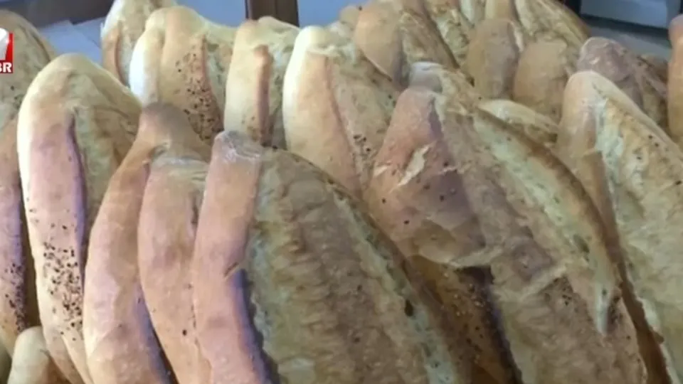 Muhtarların ekmek kavgası! 15 lira diyen fırıncı muhtar çıktı