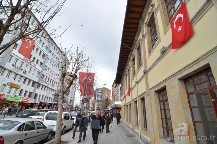 Türkiye Mehmetçik için tek yürek oldu! Her yer Türk bayrağıyla donatıldı