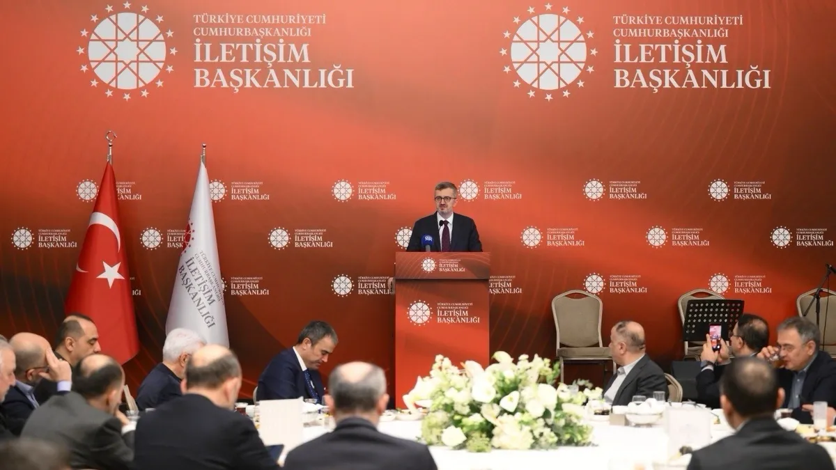 İletişim Başkanı Duran basın mensuplarıyla iftarda buluştu