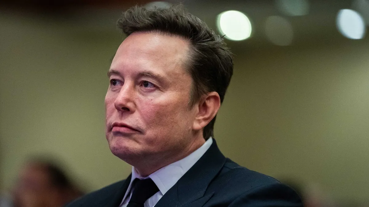 Musk’tan Trump'un danışmana ağır sözler: Tam bir geri zekalı!