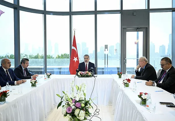 disisleri-bakani-hakan-fidandan-bm-genel-kuruluna-dair-aciklamalar-baris-icin-islam-dunyasi-bir-araya-gelmeli-1695487997546.jpg Dışişleri Bakanı Hakan Fidan'dan BM Genel Kurulu'na dair açıklamalar: Barış için İslam dünyası bir araya gelmeli - 2