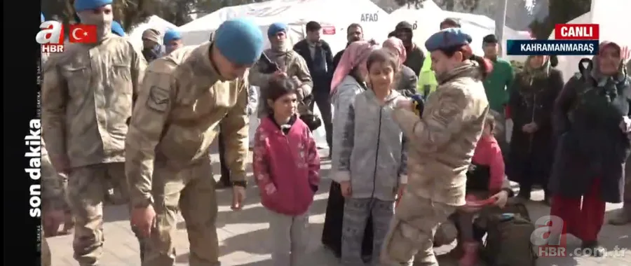 Mehmetçik ile halk el ele! Vatandaş A Haber canlı yayınında böyle seslendi: Allah devletimize zeval vermesin! Devletimiz güçlüdür 7