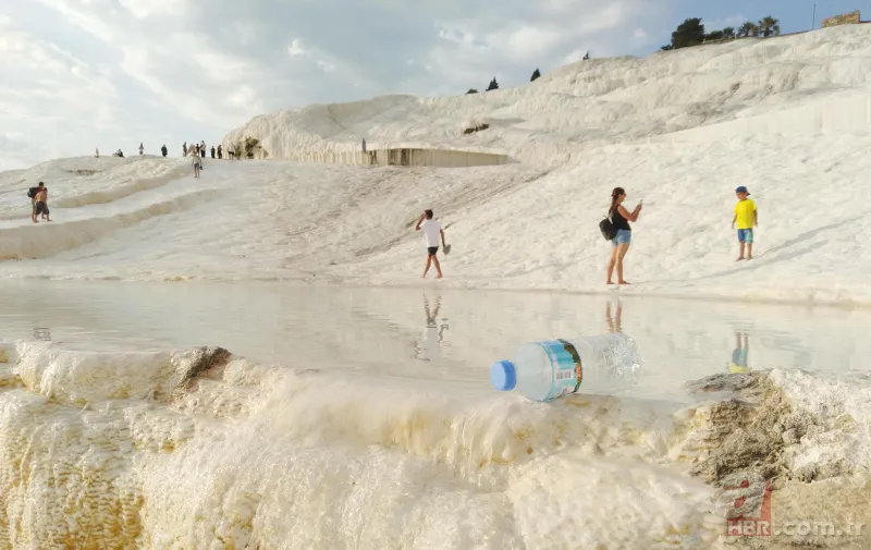 Pamukkale'de utandıran görüntüler! Ziyaretçiler tepki gösterdi 1