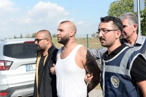 adanada-koca-dehseti-esinin-yabanci-numaradan-arandigini-gorunce-yaptiklari-dehsete-usurdu-1666343683721.jpg Adana’da koca dehşeti! Eşinin yabancı numaradan arandığını görünce yaptıkları dehşete üşürdü - 3