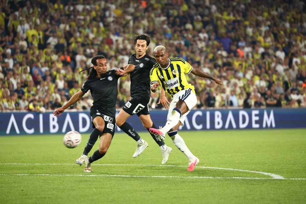 1787040477537.jpg Devler Ligi'ne 1 kala! Fenerbahçe 17 yıllık hasreti bitirmek için Lyon karşısında - 3