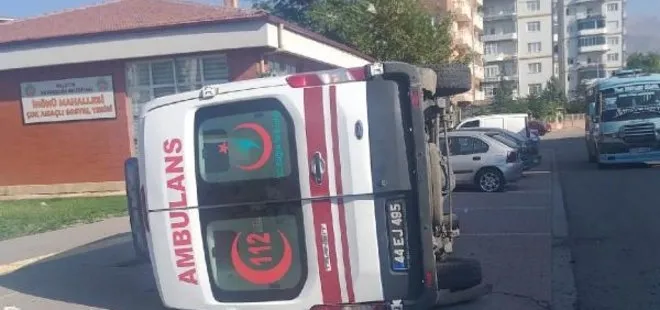 Malatya’da ambulans ve otomobil çarpıştı: Yaralılar var!