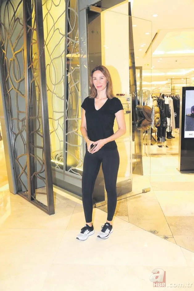 Süperstar Ajda Pekkan beyaz perdeye göz kırptı! 7