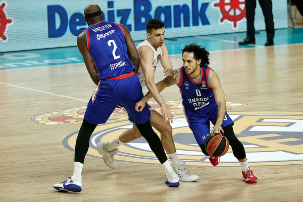 Anadolu Efes Euroleague'de Play-Off'lara katılmayı garantiledi - 1
