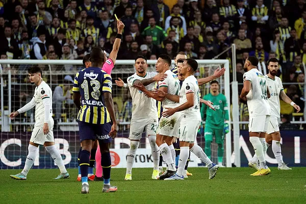 Fenerbahçe - Giresunspor: 1-2 MAÇ SONUCU