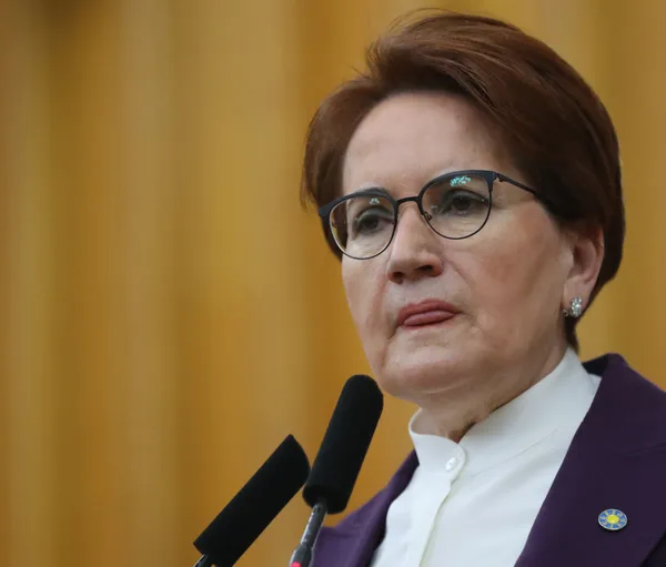 iyi-partinin-anket-oyununu-gazeteci-sabahattin-onkibar-afise-etti-buyuk-odemeler-paralar-vaat-edilmis-1658082919596.jpg İYİ Parti'nin 'anket' oyununu gazeteci Sabahattin Önkibar afişe etti: Büyük ödemeler, paralar vadedilmiş - 1
