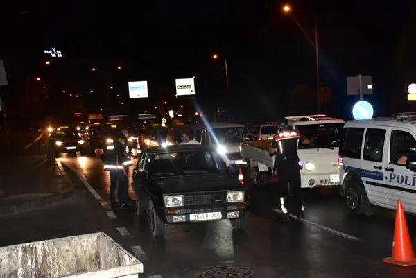1632894825495.jpg İzmir'de huzur ve güven uygulaması: 1200 personel katıldı - 1