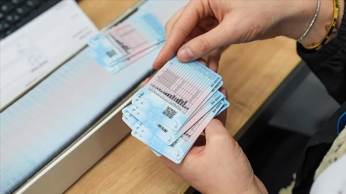 Son haftaya girildi: Ehliyetiniz olsa dahi trafiğe çıkamayacaksınız! Sürücü belgesi nasıl yenilenir, cezası ne kadar?