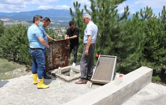 bakan-fahrettin-koca-boluda-icme-suyundan-etkilenen-30-cocuk-ve-22-yetiskin-hastanelere-nakledildi-1658259933663.jpg Bolu'da içme suyu zehirlenmesi! Bakan Fahrettin Koca: 30 çocuk ve 22 yetişkin hastanelere nakledildi - 8
