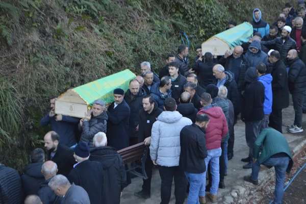 kuzey-marmara-otoyolundaki-kazada-hayatini-kaybedenlerden-2si-giresunda-topraga-verildi-1703854612216.jpg Kuzey Marmara Otoyolu'ndaki kazada hayatını kaybedenlerden 2’si Giresun’da toprağa verildi - 4