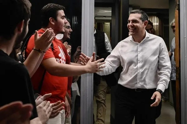 Yunanistan’ı şoke eden istifa! 5. kez kaybeden Çipras görevinden ayrıldı