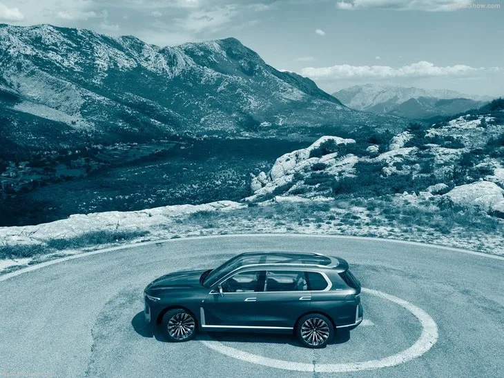2017 BMW X7 iPerformance Concept