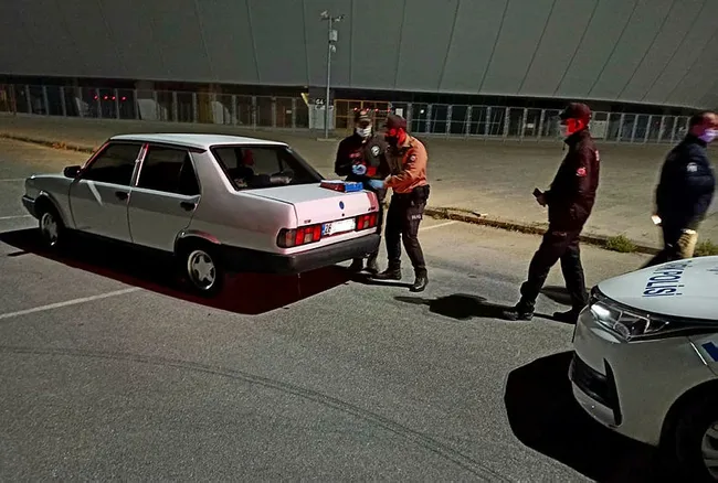 Eskişehir'de koronavirüs hastası drift yaparken yakalandı! - 1