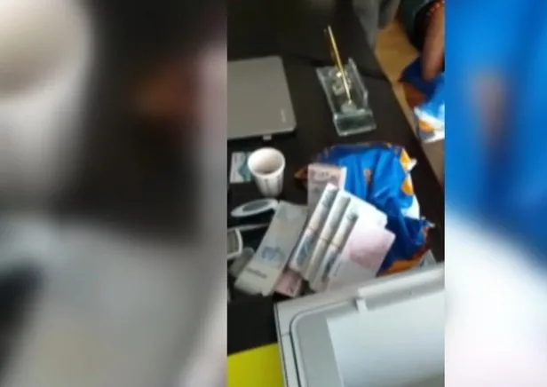 Son dakika: İstanbul'da 600 bin lira rüşvet isteyen vergi müfettişi ve mali müşavir tutuklandı - 1
