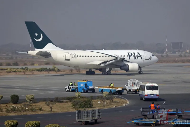 Pakistan'daki feci uçak kazasında sadece iki kişi kurtuldu! 97 kişi hayatını kaybetti! 5